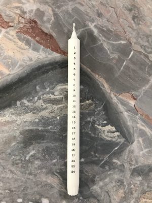 Datumljus vit med svarta siffror 100%stearin