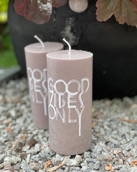 Blockljus stearin " good vibes only"