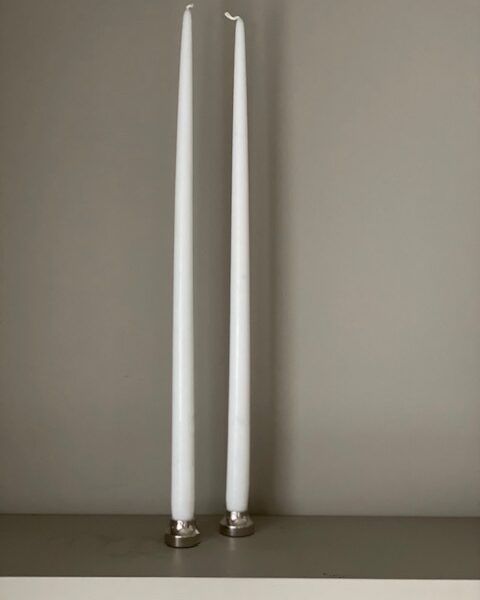 Antikljus spiror 53cm matt vit